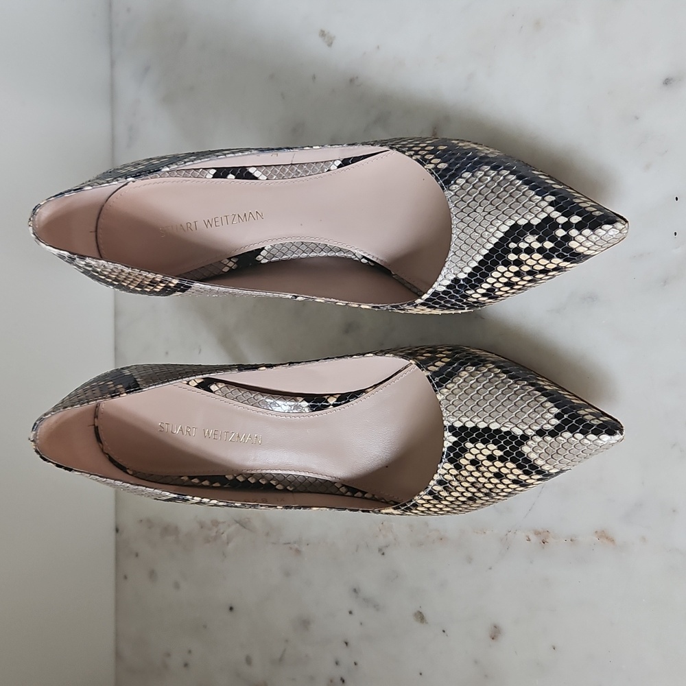 STUART WEITZMAN: Gorgeous Pointed Toe Python Heels - Picture 2 of 8